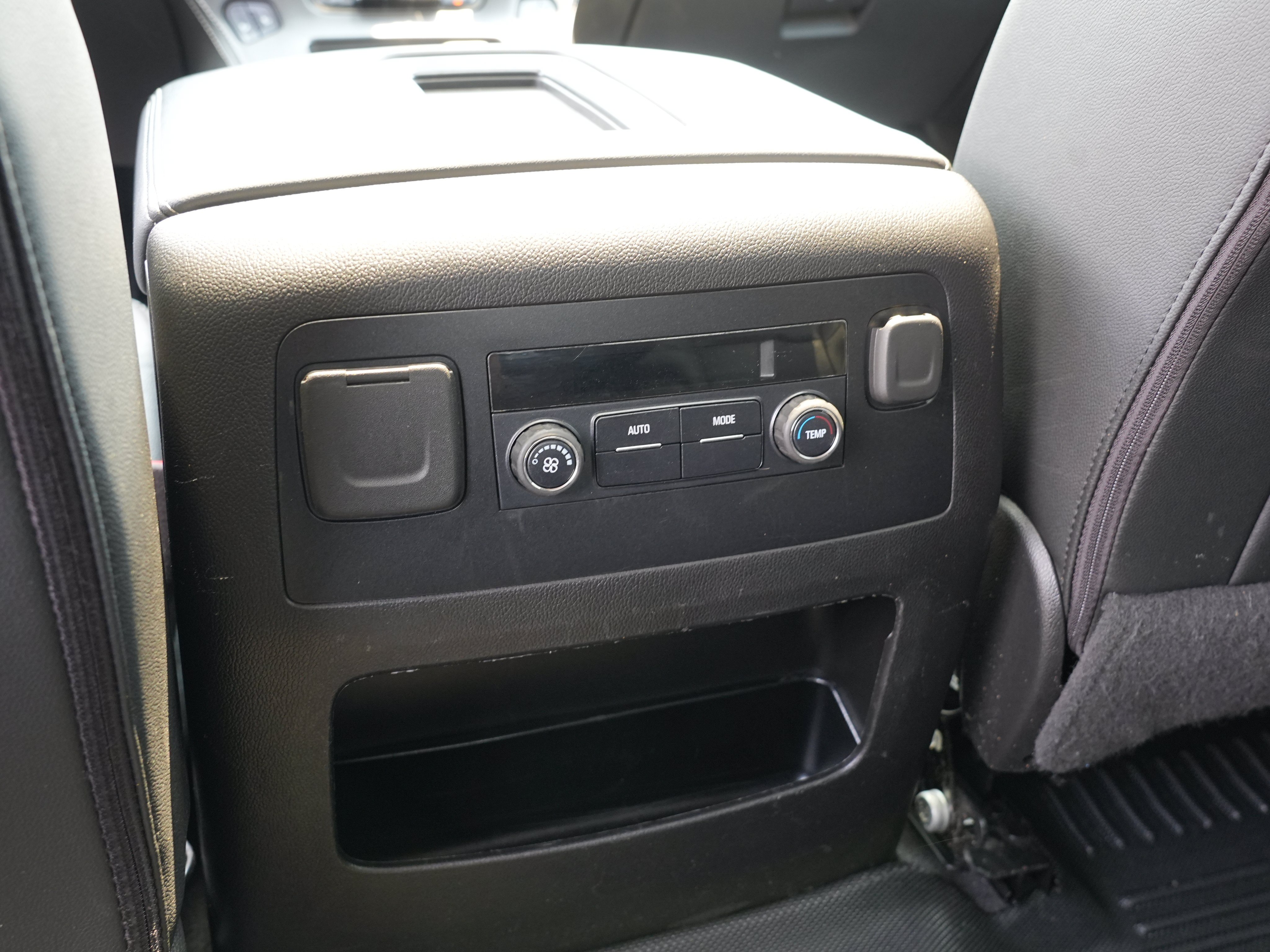 Used 2020 Chevrolet Tahoe LT AWD/4WD image 28