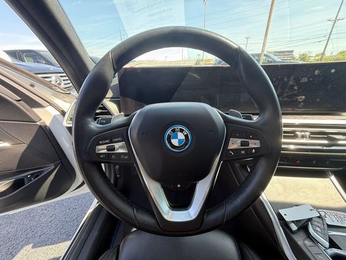 Used 2023 BMW 330e xDrive AWD/4WD image 16