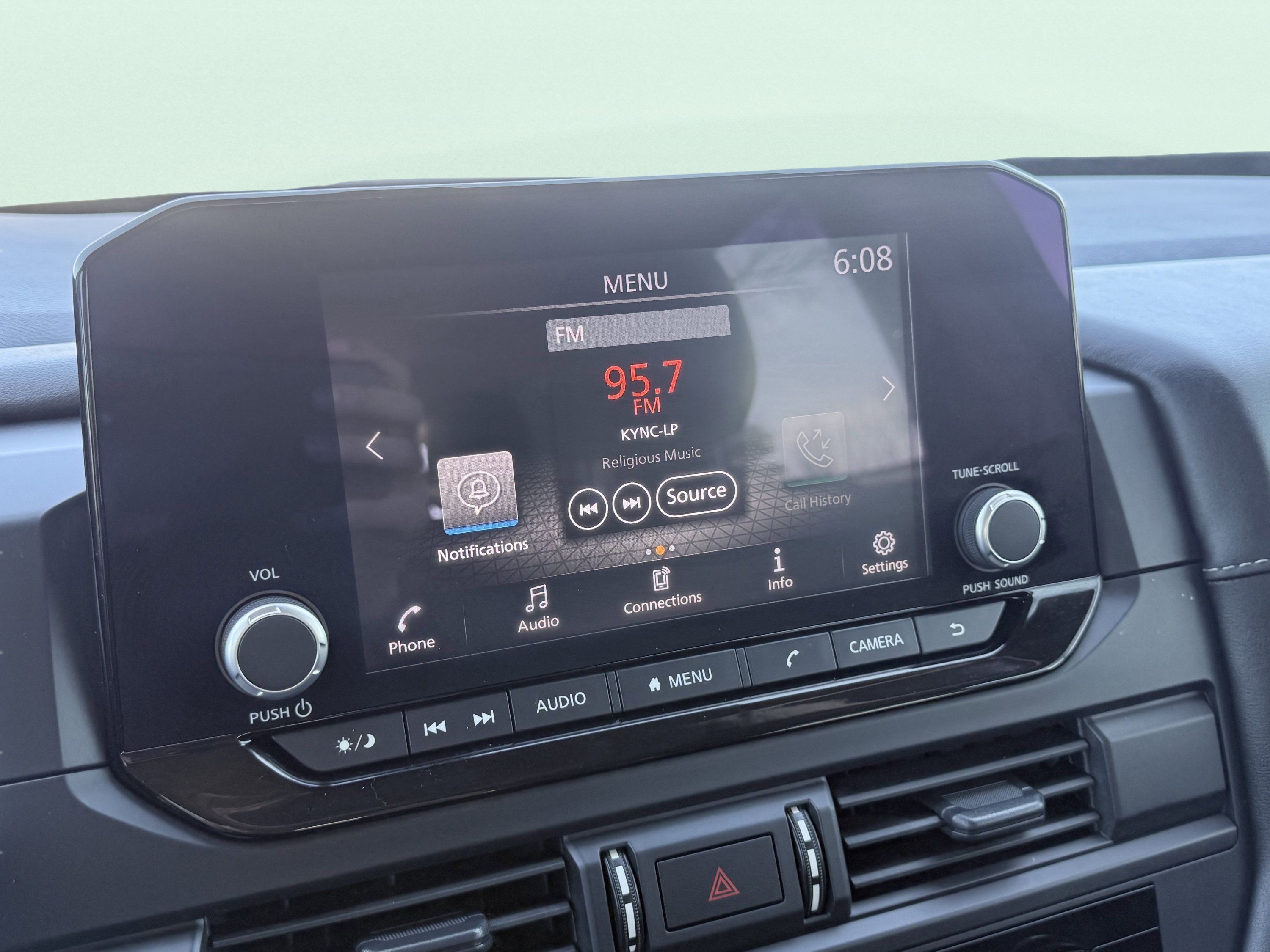 Used 2025 Nissan Pathfinder S AWD/4WD image 68