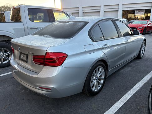 Used 2018 BMW 320i Sedan image 5