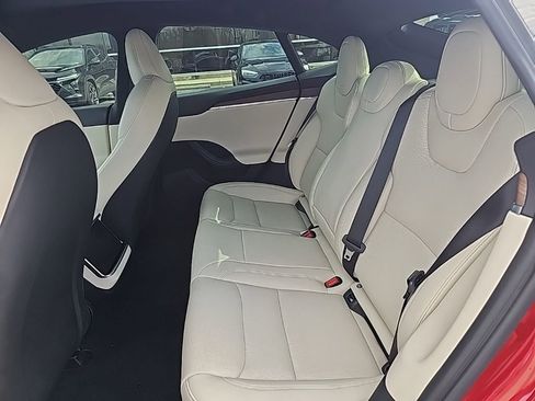 Used 2024 Tesla Model S image 11