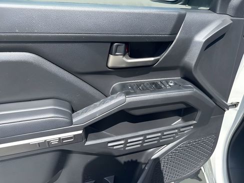 Used 2025 Toyota Tacoma TRD Sport image 24