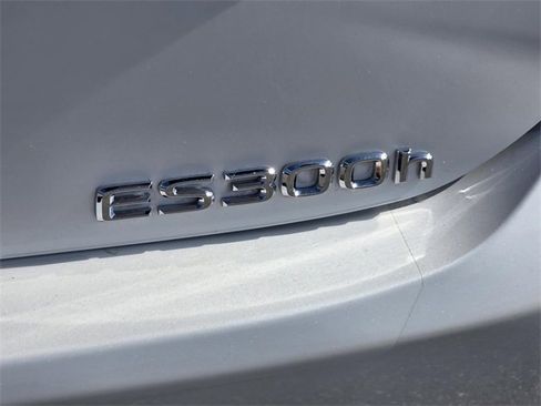 Certified 2023 Lexus ES 300h Ultra Luxury w/ Accessory Package (Z2) image 34