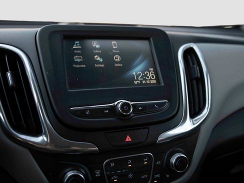 Used 2018 Chevrolet Equinox LT image 8