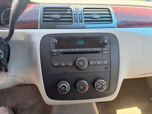 Used 2006 Buick Lucerne CX w/ Driver Confidence Package FWD image 16