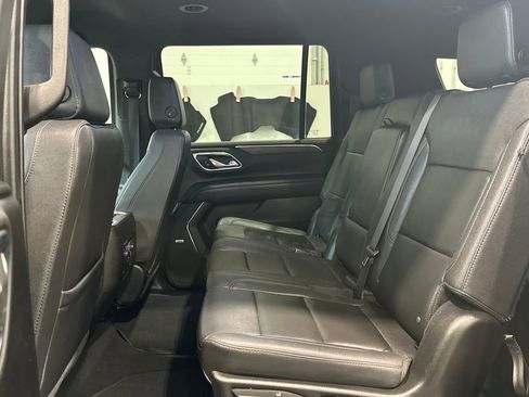 Used 2023 Chevrolet Suburban LT image 29