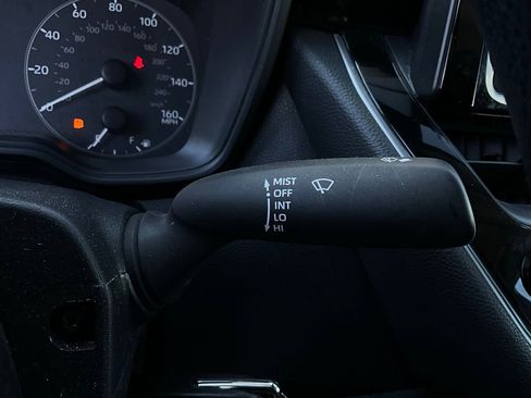 Used 2025 Toyota Corolla LE image 32