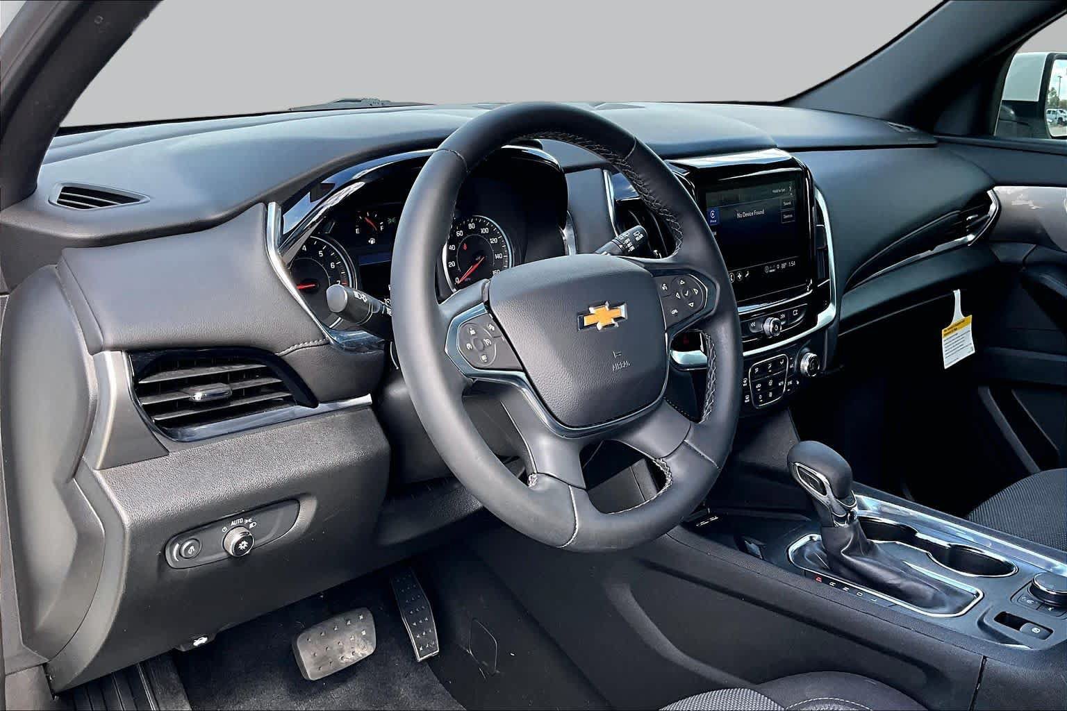 Used 2023 Chevrolet Traverse LT FWD image 35