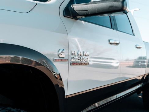 Used 2018 RAM 2500 Laramie w/ Convenience Group image 11