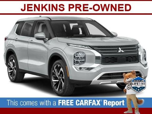 Used 2023 Mitsubishi Outlander SE image 9
