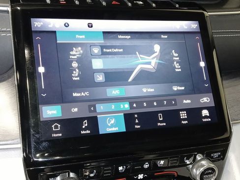 Used 2022 Jeep Grand Cherokee Overland w/ Luxury Tech Group IV AWD/4WD image 25