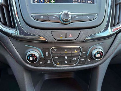 Used 2023 Chevrolet Equinox RS image 28