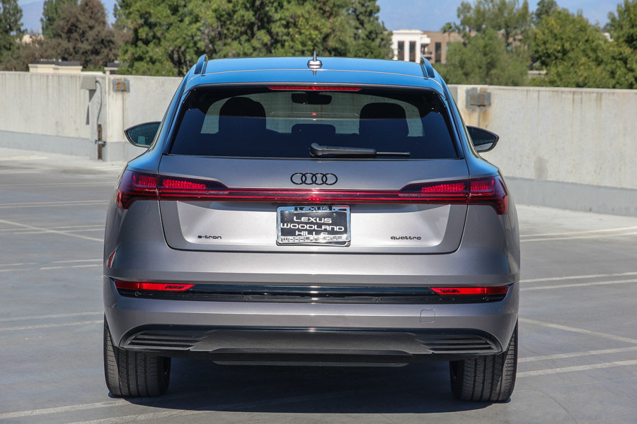 Used 2022 Audi e-tron Premium Plus w/ Premium Plus Package AWD/4WD image 5