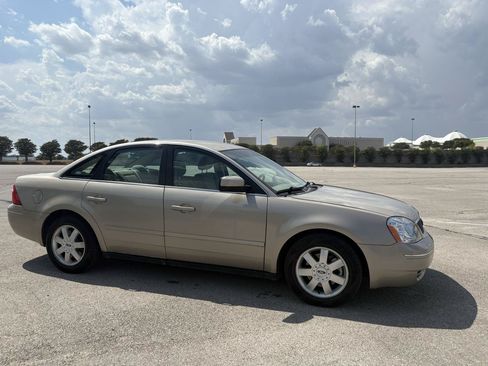 Used 2005 Ford Five Hundred SE FWD image 8