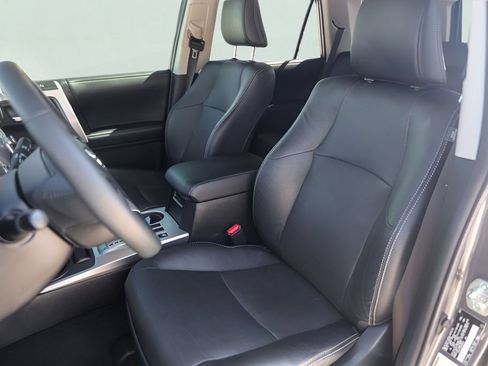 Used 2022 Toyota 4Runner Limited AWD/4WD image 10