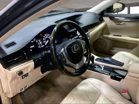 Used 2015 Lexus ES 350 w/ Luxury Package FWD image 10