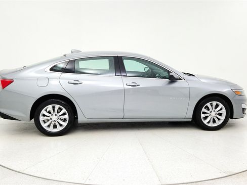 Used 2025 Chevrolet Malibu LT image 5