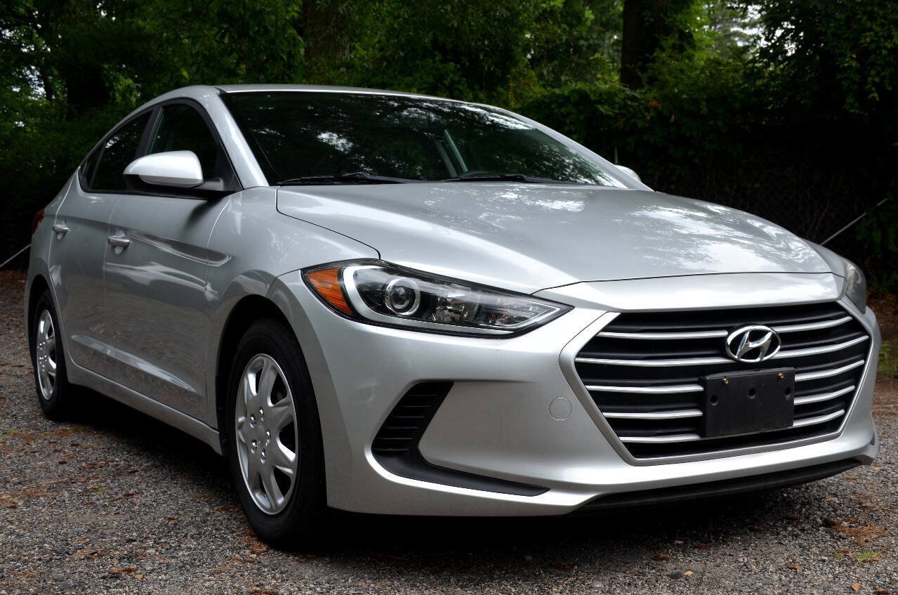 Used 2018 Hyundai Elantra SE FWD image 4