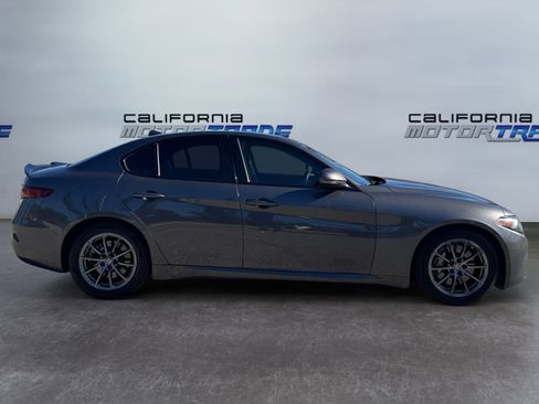 Used 2020 Alfa Romeo Giulia image 4