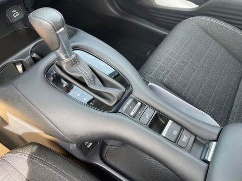 Certified 2025 Honda HR-V LX image 26