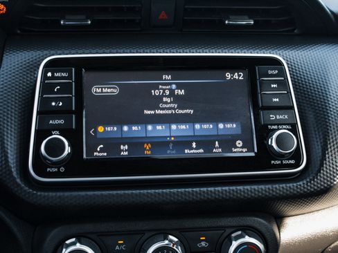 Used 2022 Nissan Kicks S FWD image 15