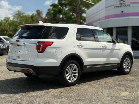 Used 2017 Ford Explorer XLT w/ Equipment Group 202A image 7