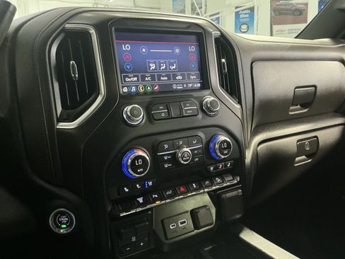 Used 2022 GMC Sierra 2500 AT4 w/ AT4 Preferred Package AWD/4WD image 22