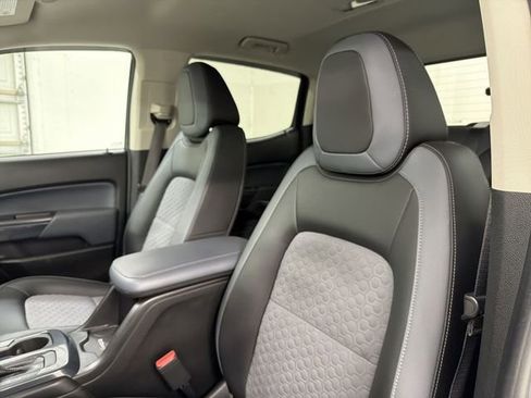 Used 2022 Chevrolet Colorado Z71 w/ Safety Package image 19