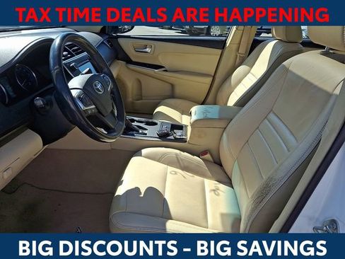 Used 2017 Toyota Camry XLE w/ Moonroof Package image 14