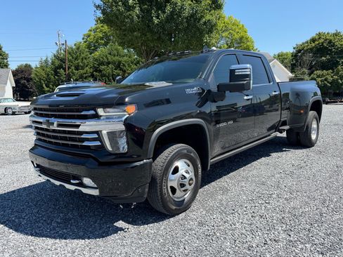 Used 2023 Chevrolet Silverado 3500 High Country w/ Safety Package II AWD/4WD image 6