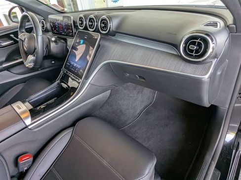 Used 2025 Mercedes-Benz C 300 4MATIC Sedan image 18