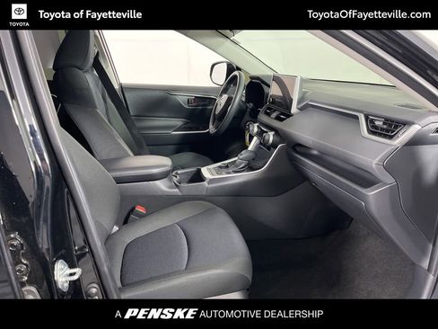 Certified 2025 Toyota RAV4 LE AWD/4WD image 8