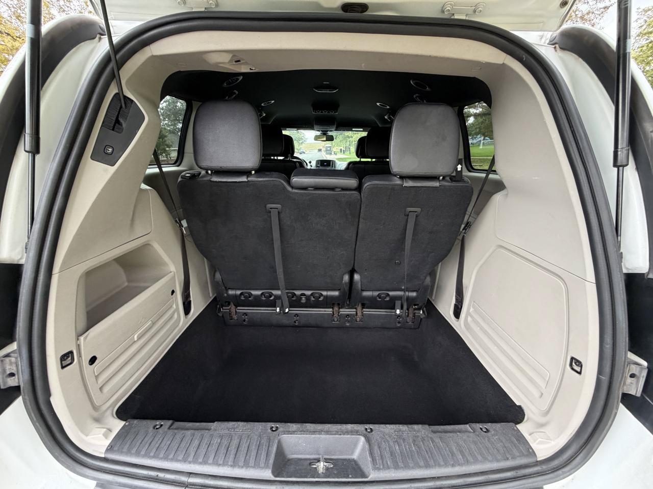 Used 2019 Dodge Grand Caravan SXT FWD image 23