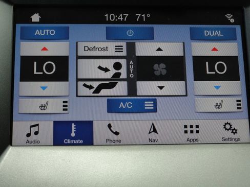 Used 2018 Ford Edge SEL w/ Equipment Group 201A FWD image 16