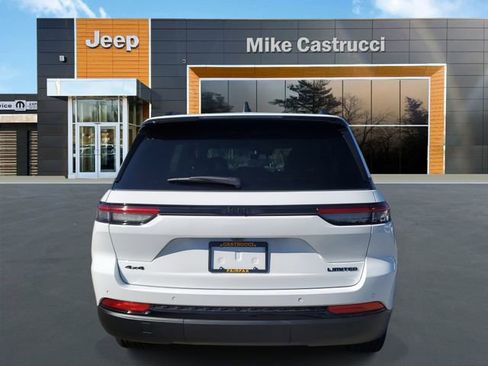 New 2025 Jeep Grand Cherokee Limited w/ Black Appearance Package image 4