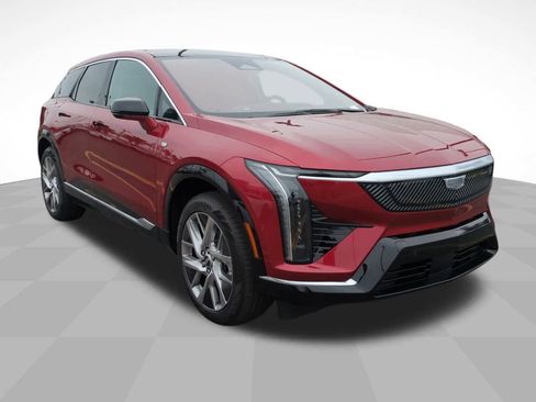 New 2025 Cadillac Optiq Luxury 1 image 3