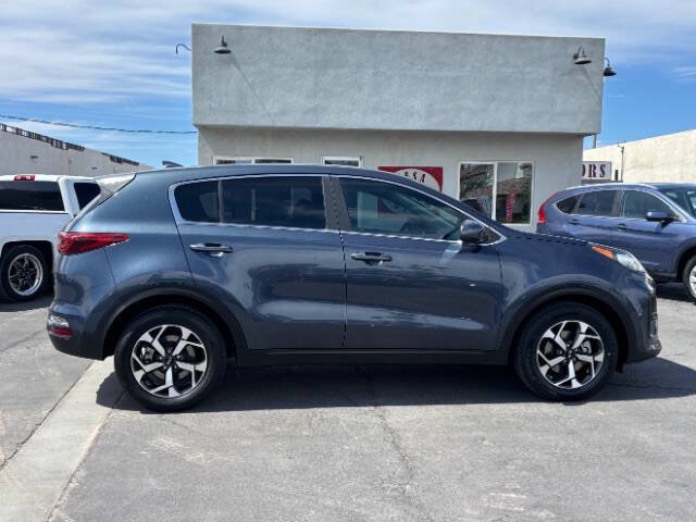 Used 2020 Kia Sportage LX FWD image 2