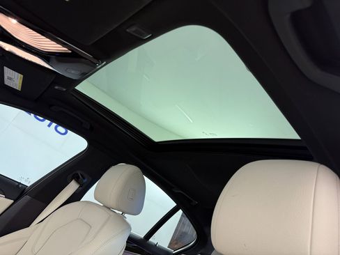 Used 2021 BMW 540i w/ Convenience Package image 18