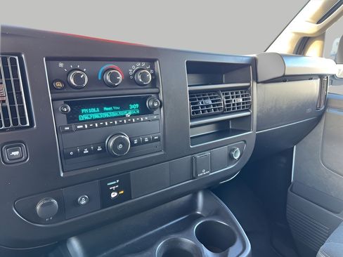Used 2023 Chevrolet Express 2500 RWD 2500 135 w/ Driver Convenience Package image 9