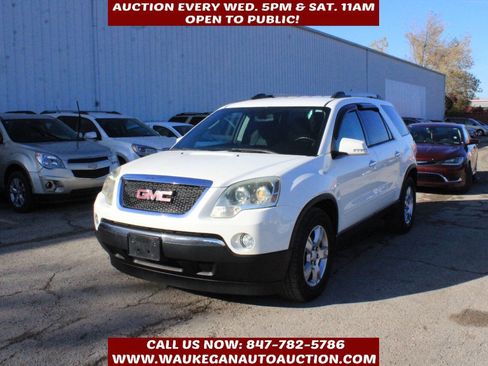 Used 2011 GMC Acadia SLE image 1