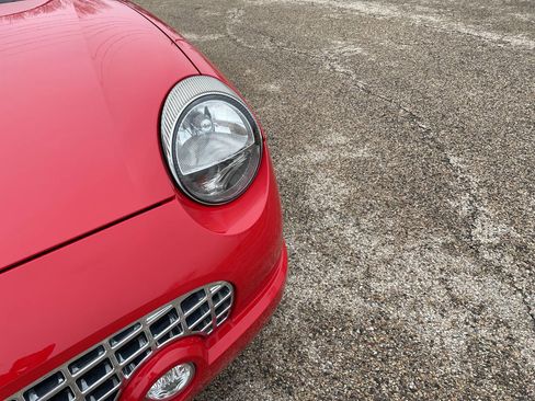 Used 2002 Ford Thunderbird Deluxe image 6