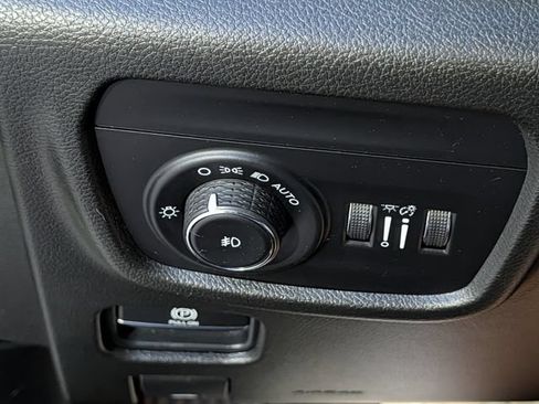 Used 2021 Jeep Grand Cherokee L Limited w/ Luxury Tech Group II AWD/4WD image 23