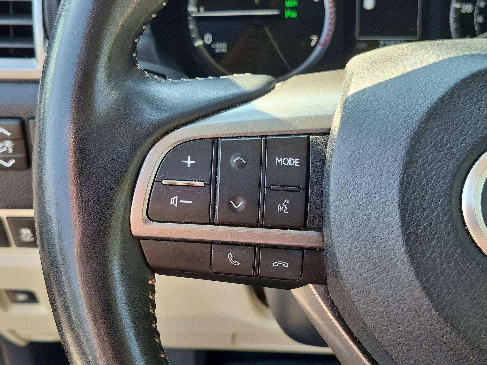 Used 2022 Lexus GX 460 Premium w/ Accessory Package AWD/4WD image 16