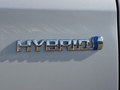 Used 2019 Toyota Avalon XSE image 18