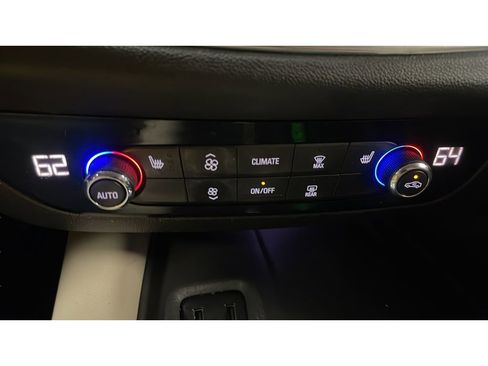 Used 2018 Buick Enclave Essence FWD image 14