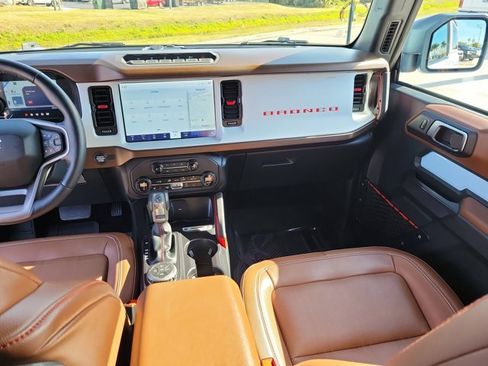 Certified 2024 Ford Bronco Heritage Edition image 17