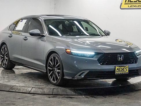 Used 2024 Honda Accord Touring image 5