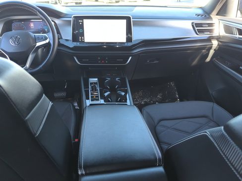 Certified 2024 Volkswagen Atlas Cross Sport SE image 19