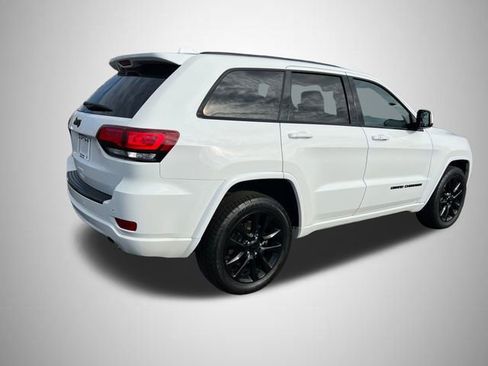 Used 2018 Jeep Grand Cherokee Altitude image 5