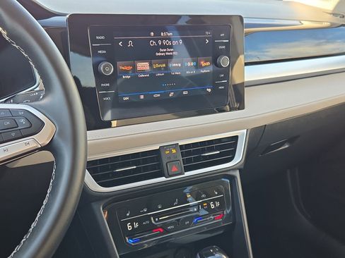 Used 2025 Volkswagen Taos SE image 22